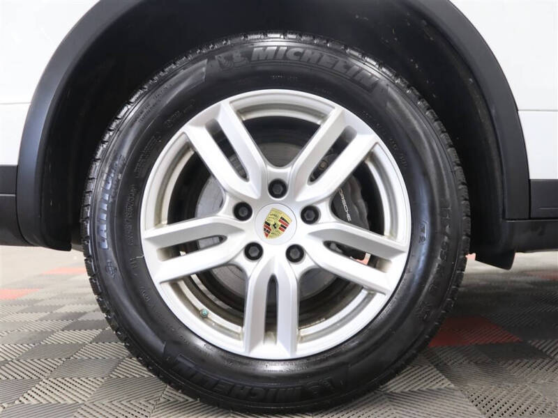 2018 Porsche Cayenne Platinum Edition