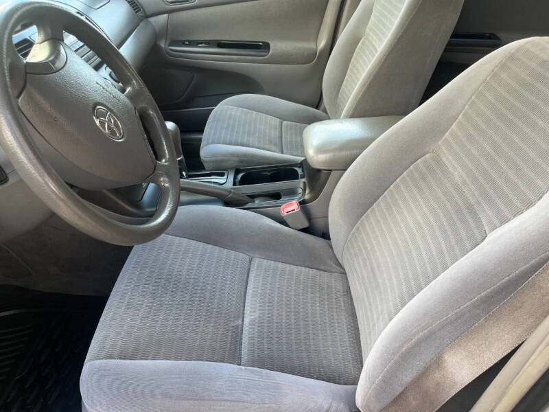 2006 Toyota Camry LE photo 17