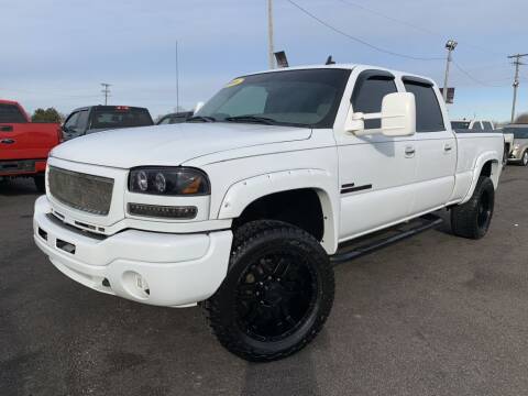 2006 GMC Sierra 2500HD for sale at Superior Auto Mall of Chenoa in Chenoa IL