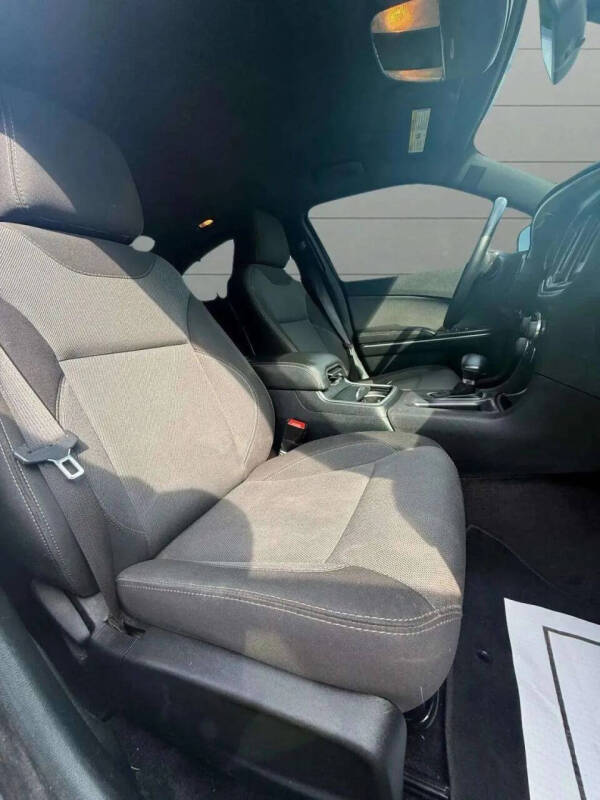 2017 Dodge Charger SE