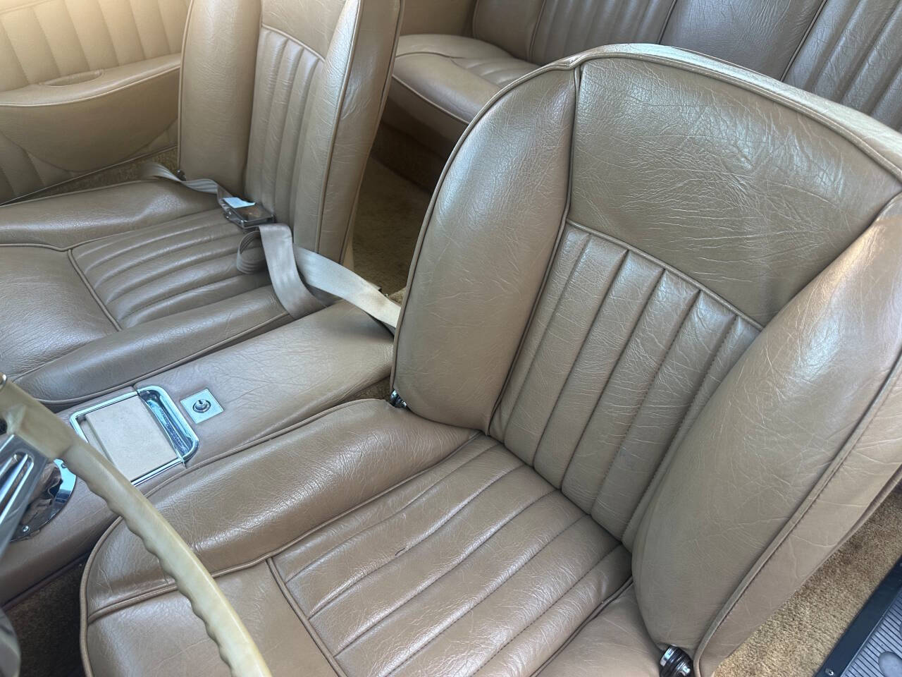 1963 Studebaker Avanti 30
