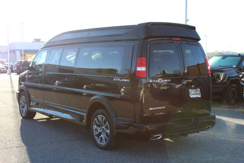 2025 Chevrolet Express 2500