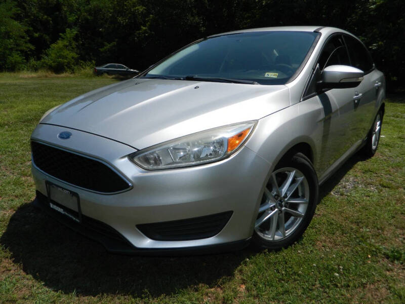 2016 Ford Focus SE photo 2