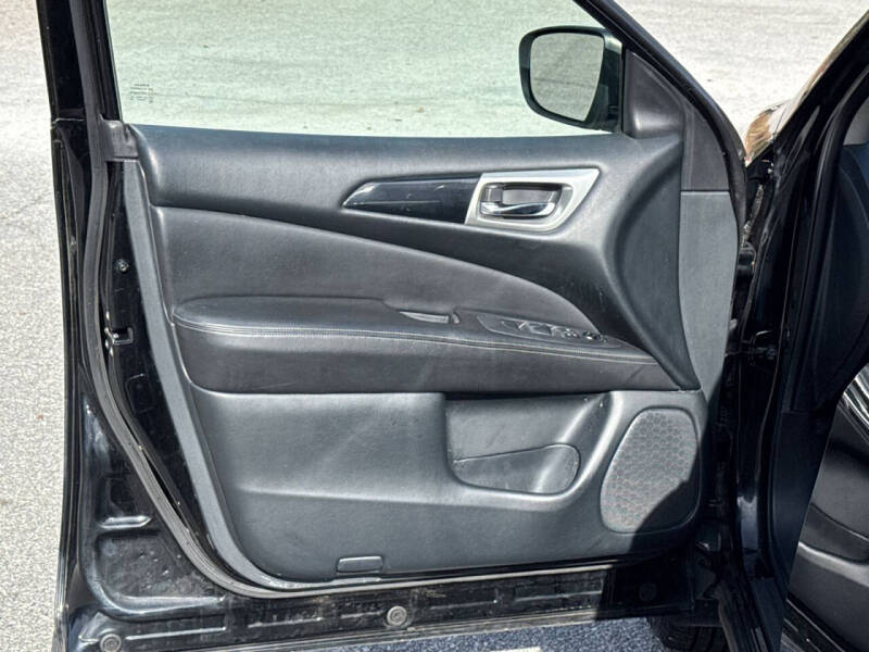 2020 Nissan Pathfinder S