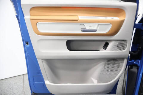 2025 Volkswagen ID. Buzz Pro S Plus 4Motion