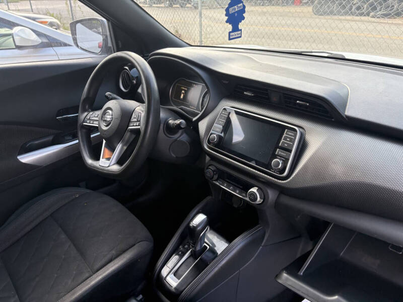 2018 Nissan Kicks S