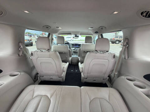2021 Chrysler Pacifica Touring L