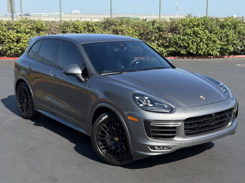2017 Porsche Cayenne GTS