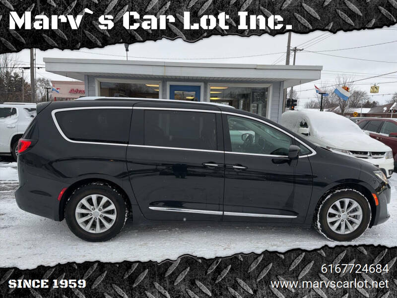 2018 Chrysler Pacifica Touring L's photo