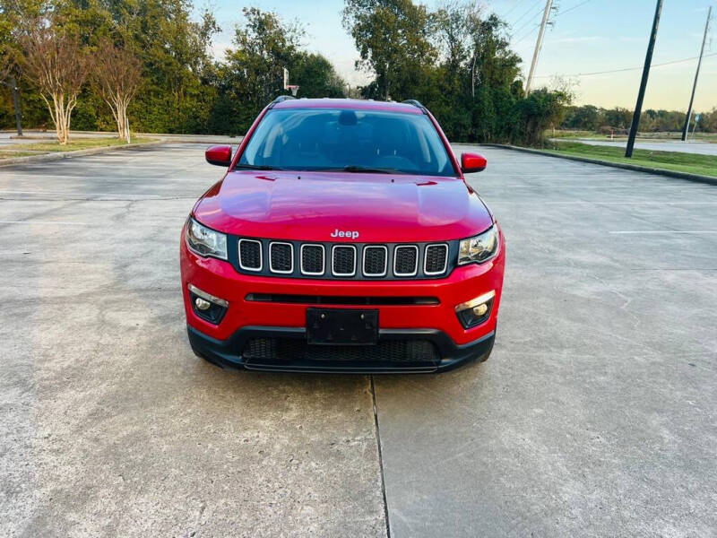 2018 Jeep Compass Latitude photo 3