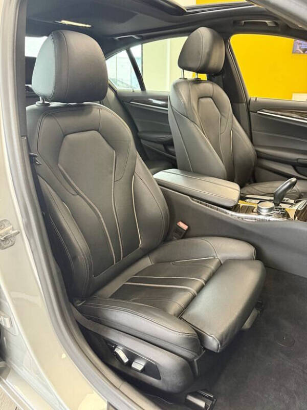 2020 BMW 5 Series 530i