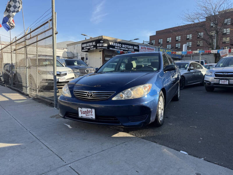 2005 Toyota Camry LE V6