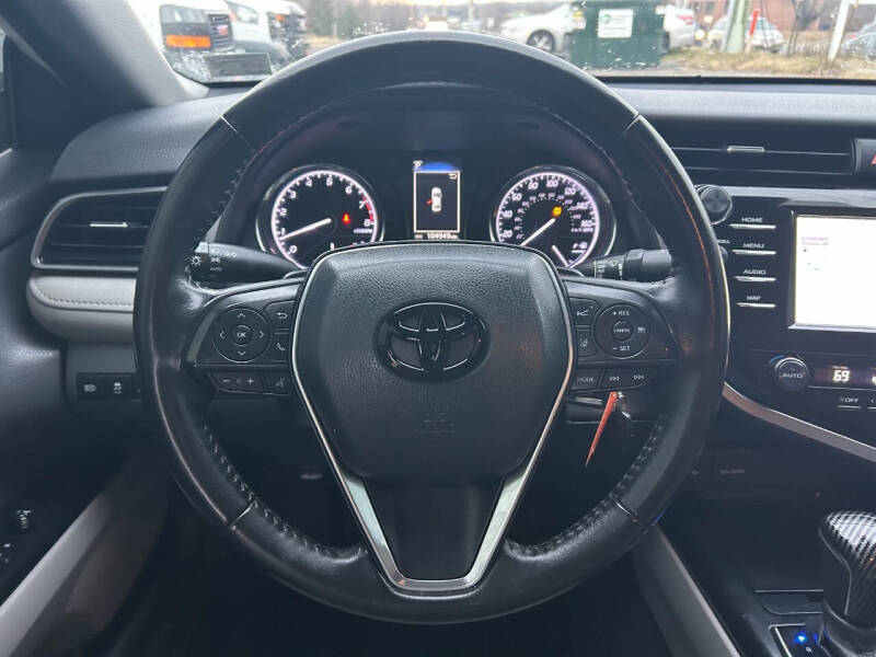 2020 Toyota Camry SE