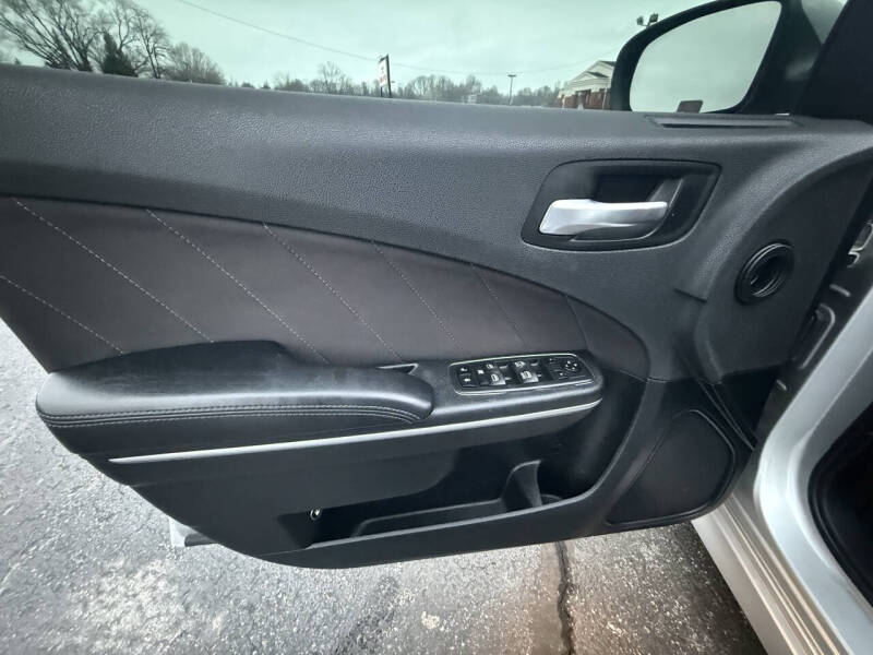 2019 Dodge Charger SXT