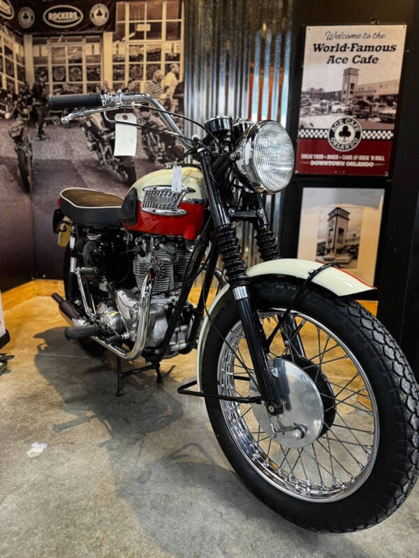 1960 Triumph TR6 Trophy