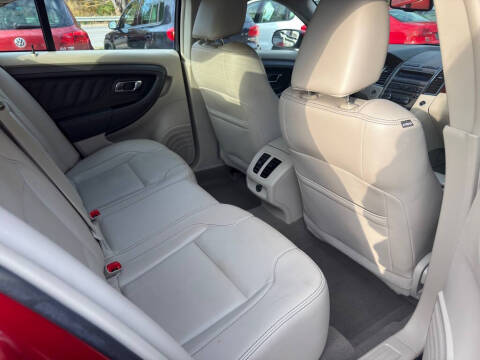 2010 Ford Taurus SEL