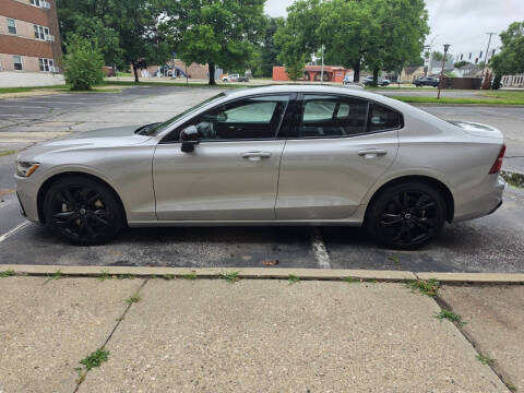 2024 Volvo S60 B5 Core Dark Theme