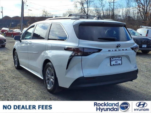 2023 Toyota Sienna XLE 7-Passenger