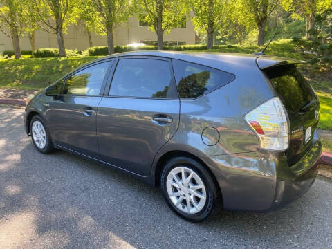 2013 Toyota Prius v Three
