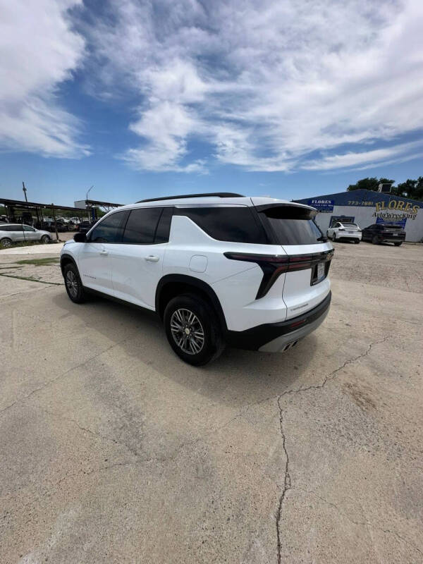 2024 Chevrolet Traverse LT