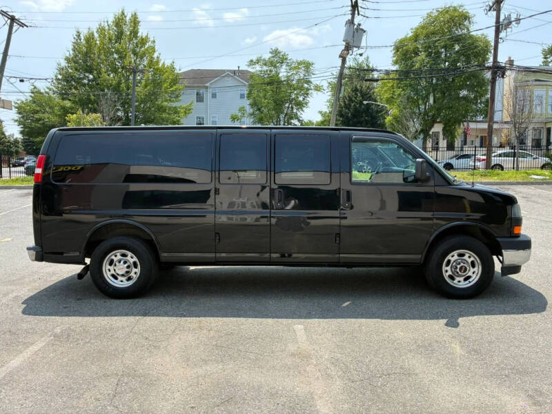 2017 GMC Savana LT 3500