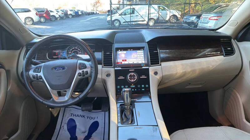 2017 Ford Taurus Limited