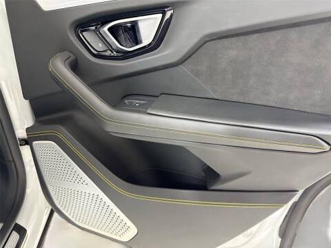 2020 Lamborghini Urus