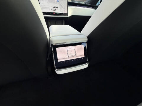 2022 Tesla Model S Plaid
