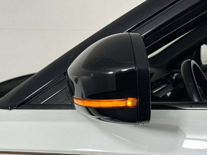 2019 Land Rover Range Rover Velar P250 R-Dynamic SE