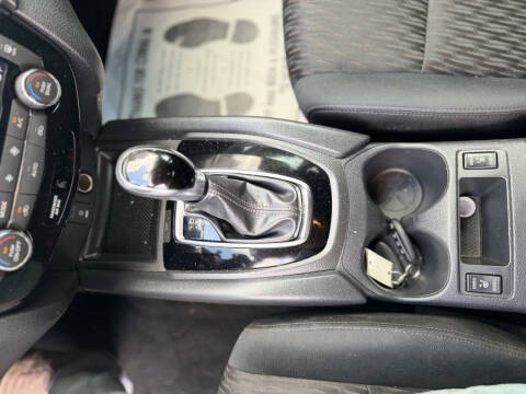 2017 Nissan Rogue SV