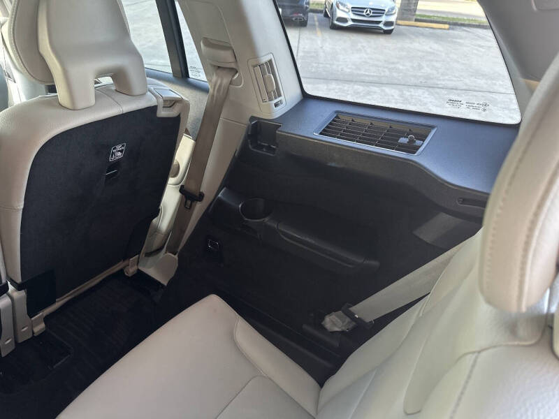 2017 Volvo XC90 T6 Momentum