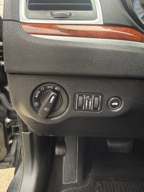 2012 Chrysler 300 Limited