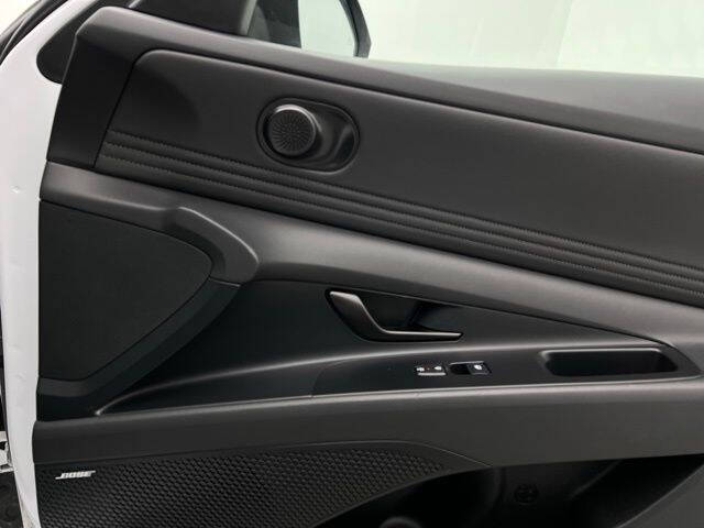 2025 Hyundai Elantra Hybrid Limited