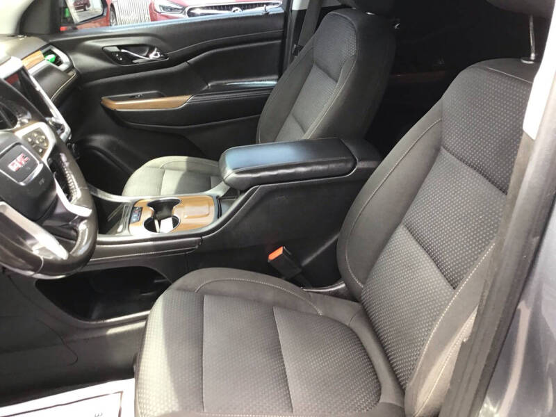 2020 GMC Acadia SLE