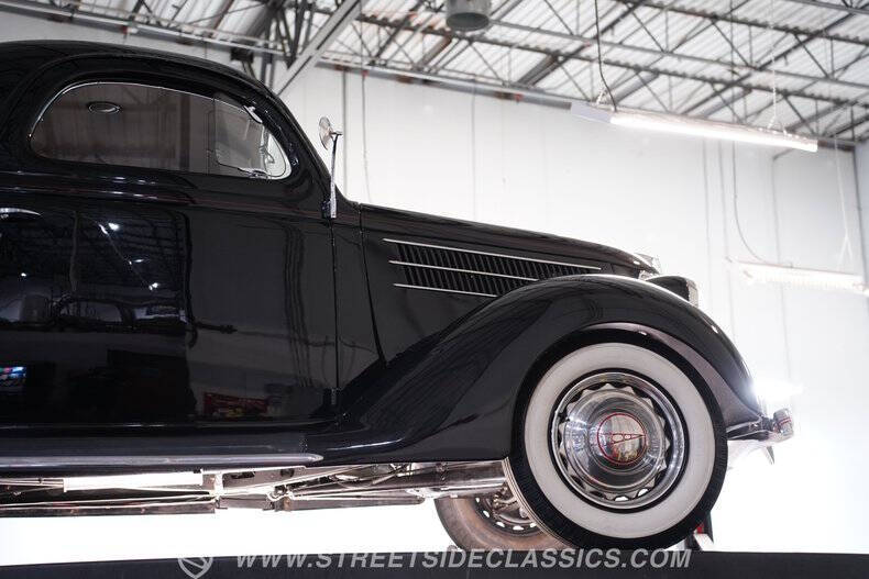 1936 Ford Deluxe