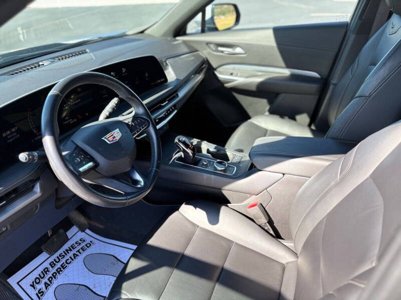 2024 Cadillac XT4 Premium Luxury