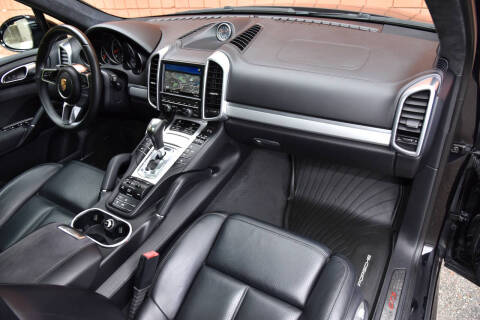 2016 Porsche Cayenne GTS