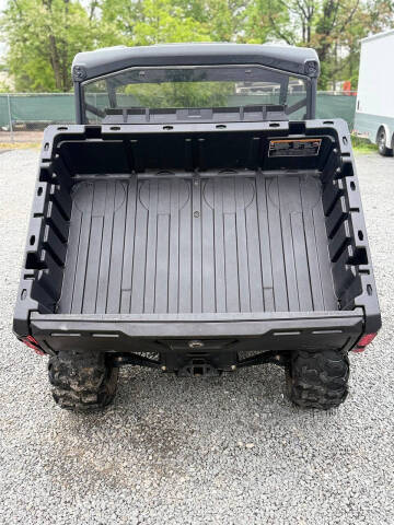 2024 Can-Am Defender HD7
