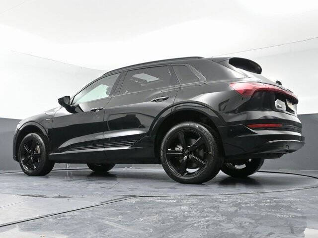 2019 Audi e-tron quattro Prestige