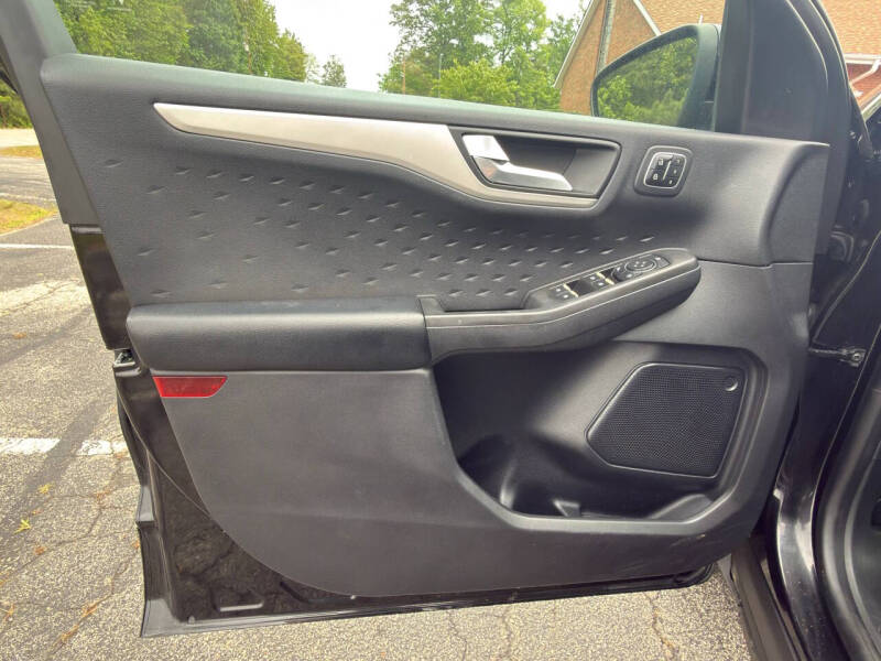 2020 Ford Escape SEL