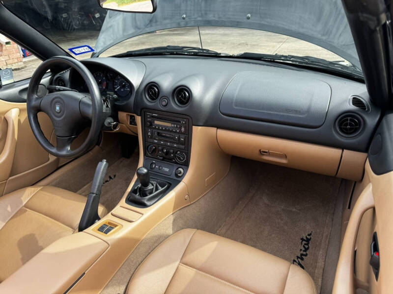 2000 Mazda MX-5 Miata LS