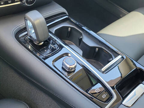 2024 Volvo S60 Recharge T8 Plus Dark Theme