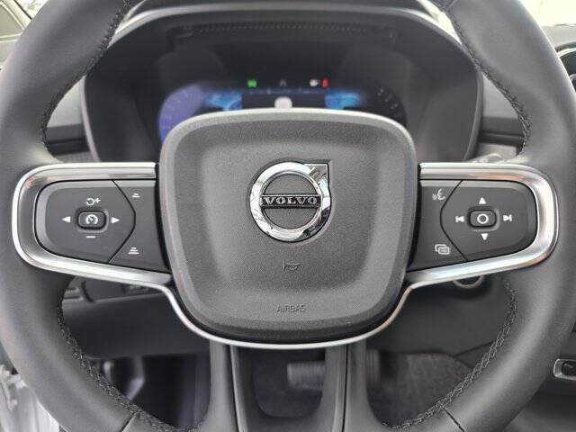2026 Volvo XC40 B4 Core