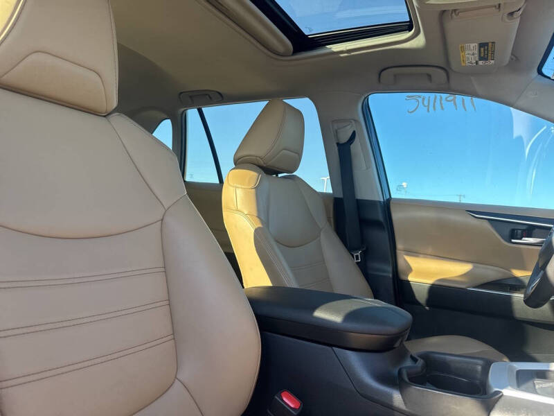 2021 Toyota RAV4 XLE Premium