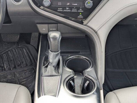 2020 Toyota Camry SE