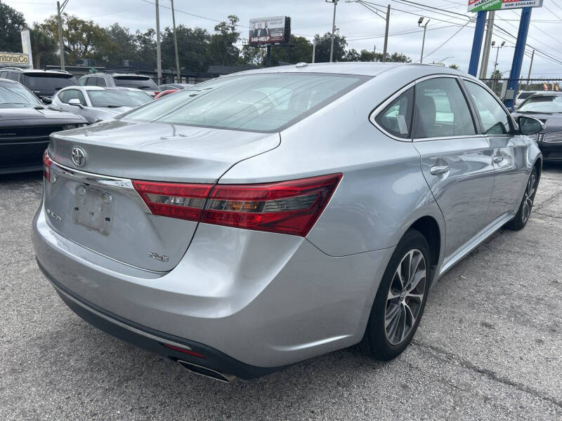 2018 Toyota Avalon XLE