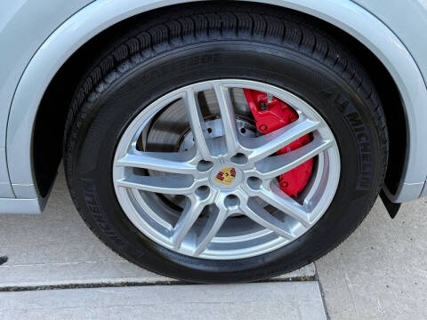 2017 Porsche Cayenne GTS