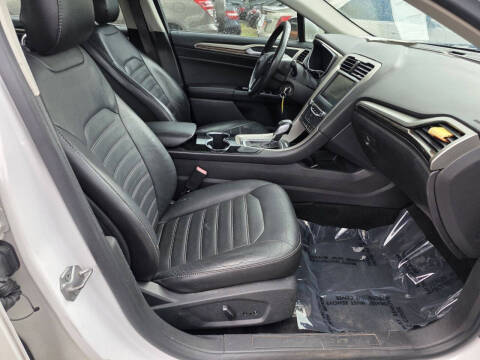 2014 Ford Fusion SE