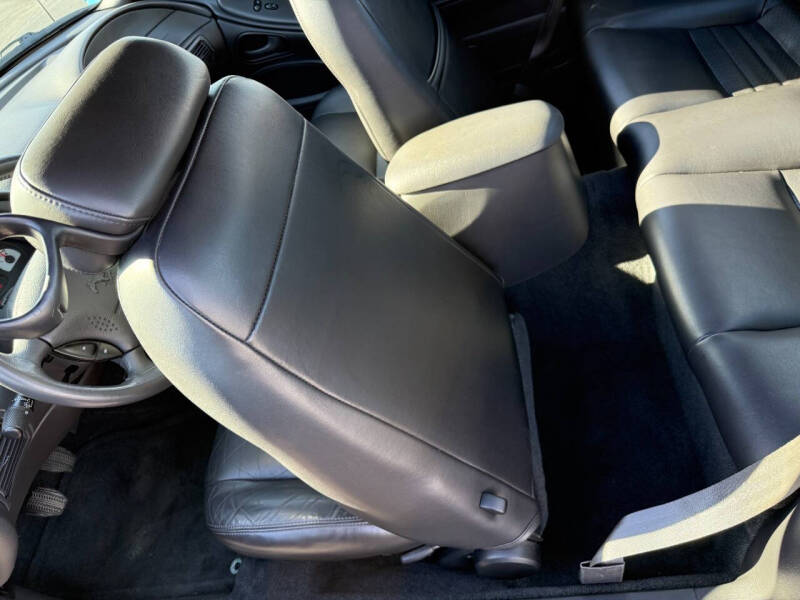 2002 Ford Mustang GT Deluxe