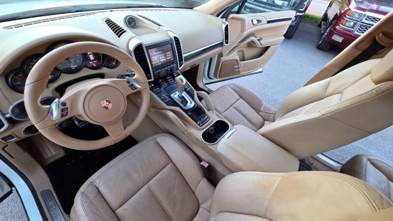 2012 Porsche Cayenne S Hybrid